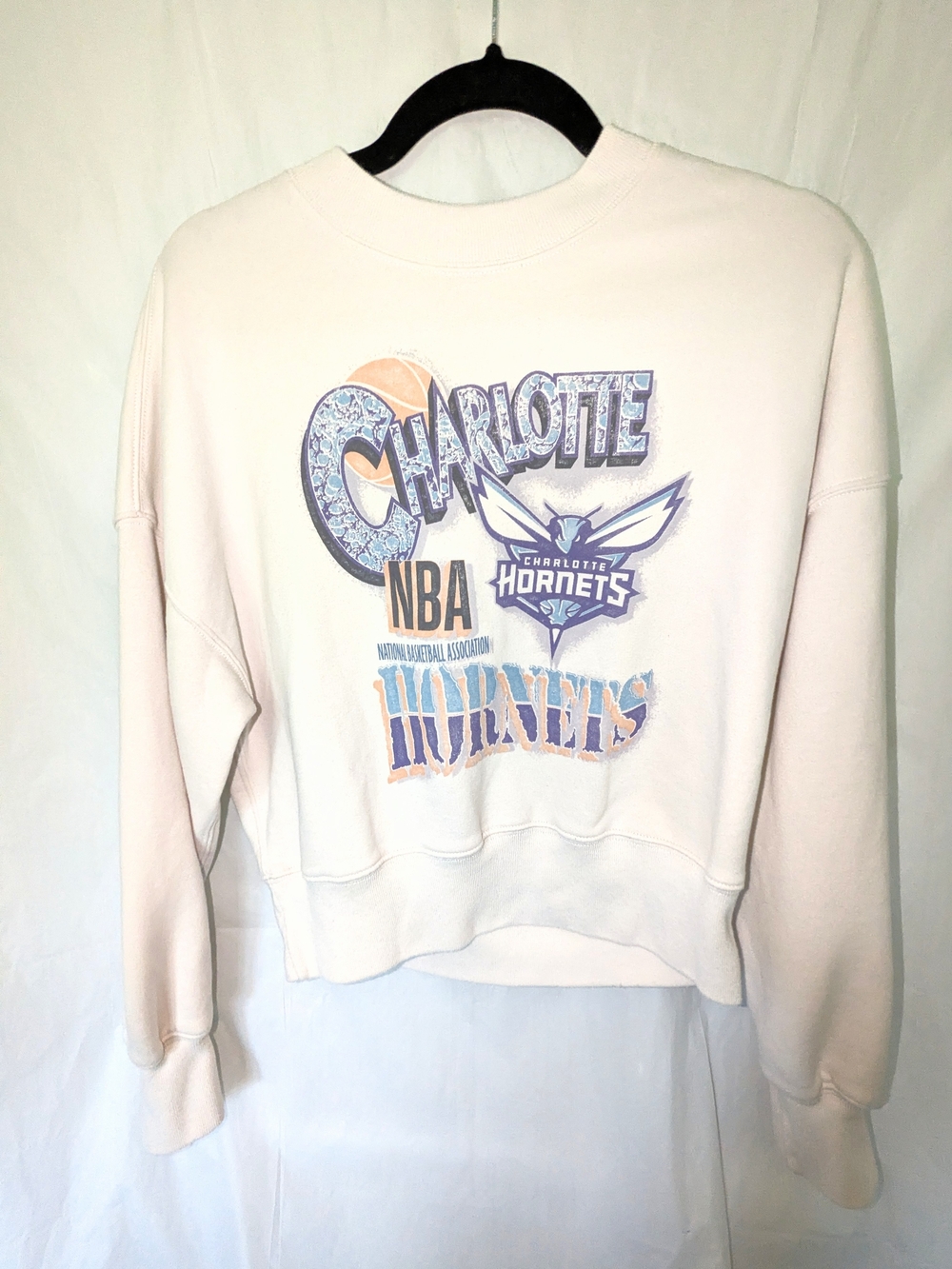 Abercrombie & Fitch Cream Graphic Crewneck Sweatshirt